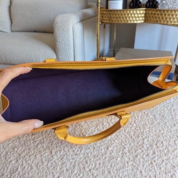 LOUIS VUITTON yellow epi triangle bag - Picture 7 of 12